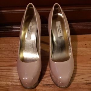Vera Wang Nude Simply Vera Sexy Heels
